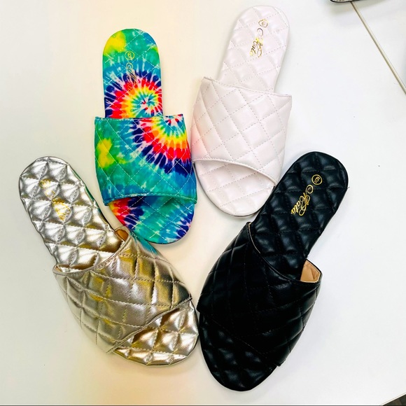 Shoes - White quilted sandal